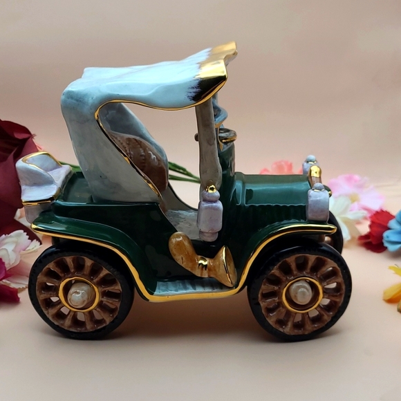 J Willfred handpainted ModelT Jalopy car, for Charles Sadek Imports Co - Picture 4 of 9